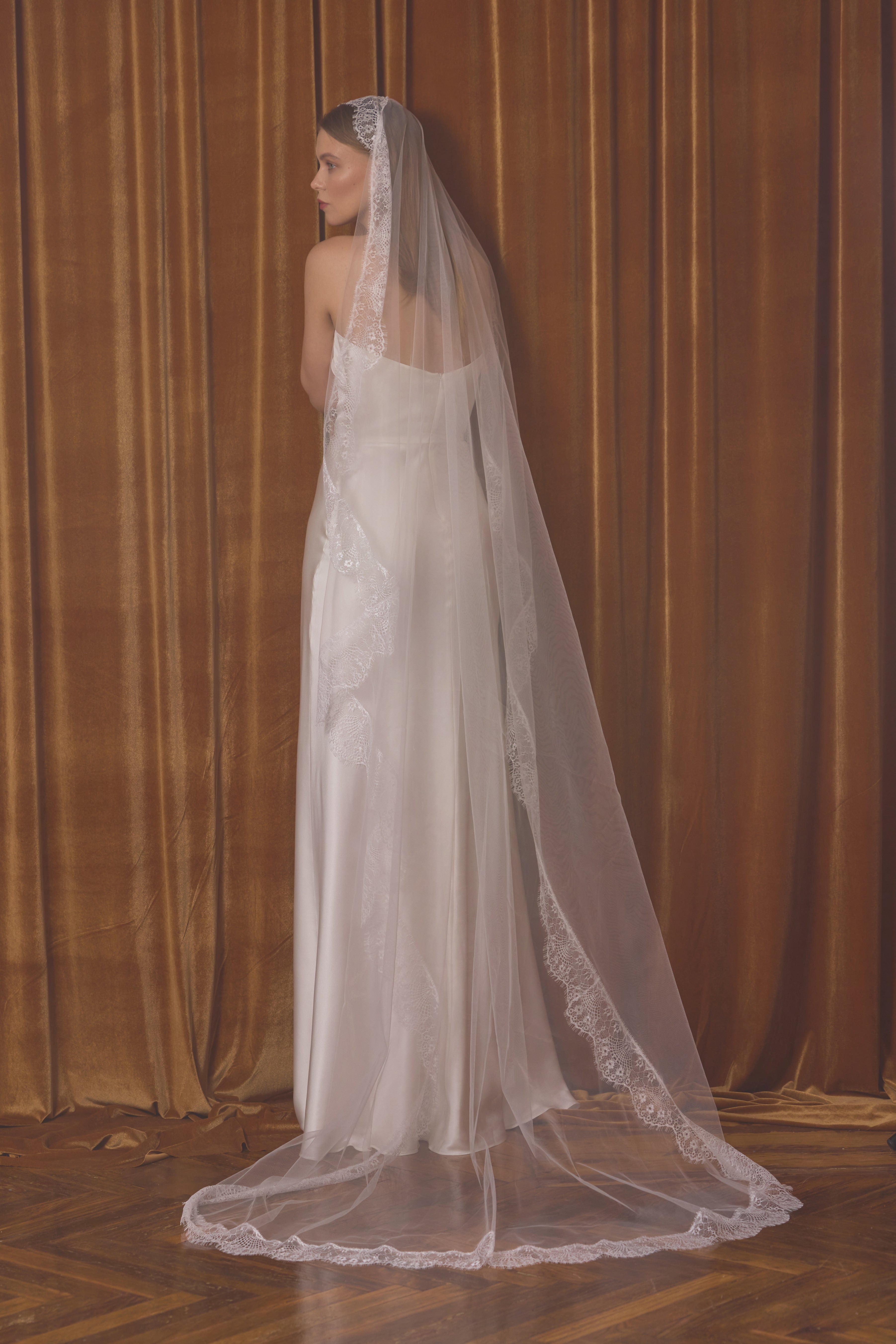 Mantilla Bridal Veil - Chantilly Lace Veil - Tulle Wedding Veil