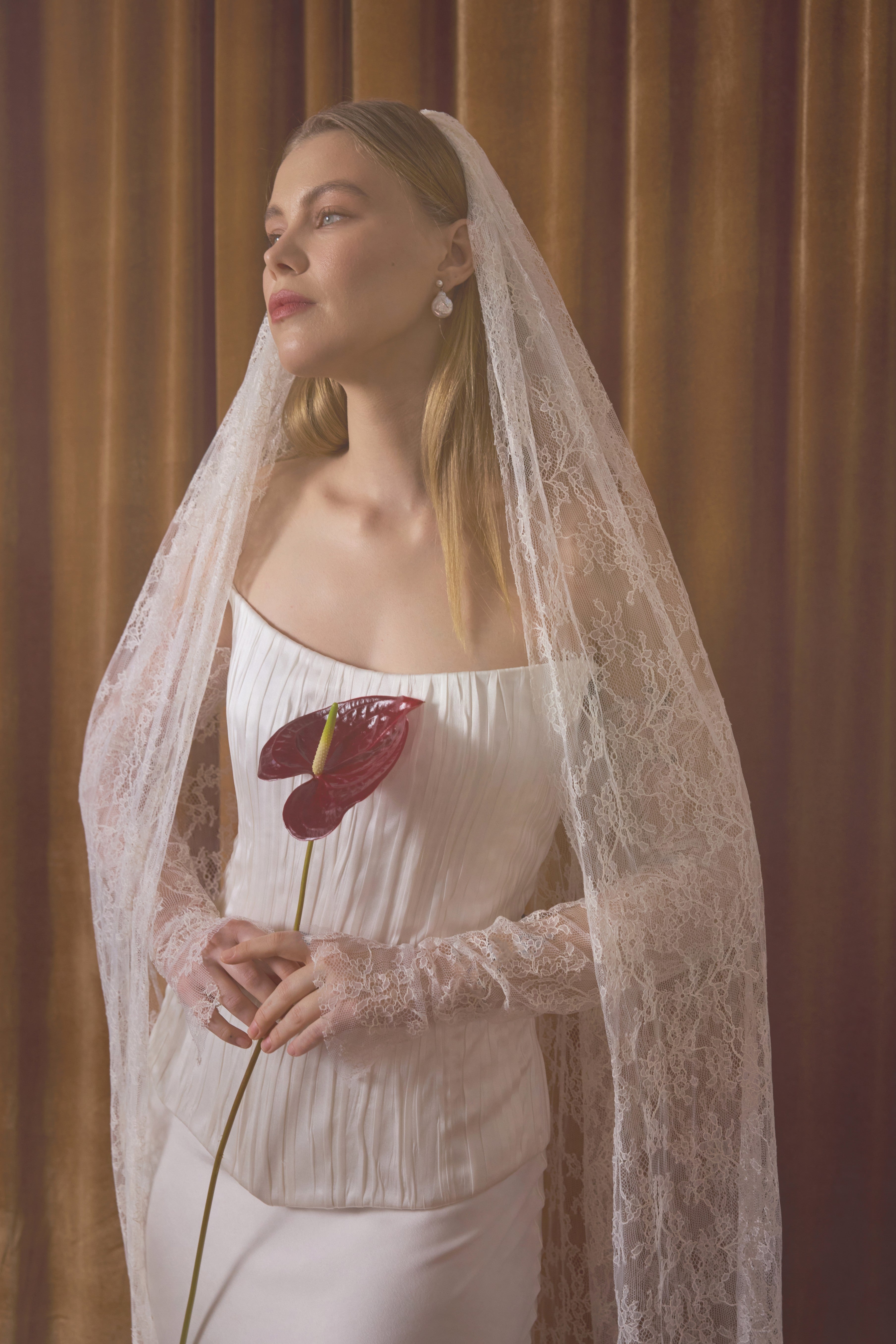 Chantilly Lace Bridal Veil - Silk Lace Wedding Veil - Vintage